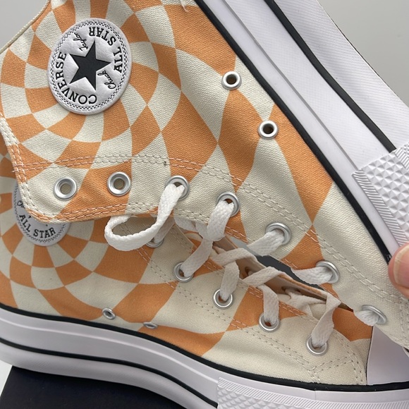Converse WMNS A10010C CTAS LIFT HI
ORANGE CANDY/WHITE/BLACK A10010C Platforms - Picture 15 of 16